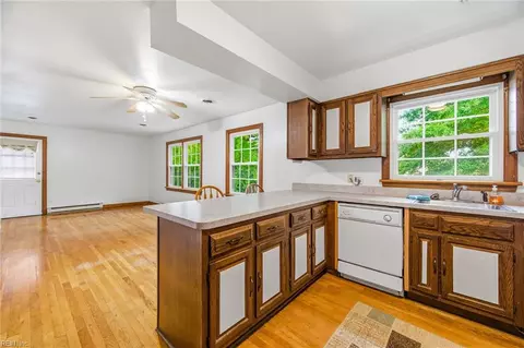 Kitchen - 24 Ivy Home Rd, Hampton, VA 23669 photo 3 of 5