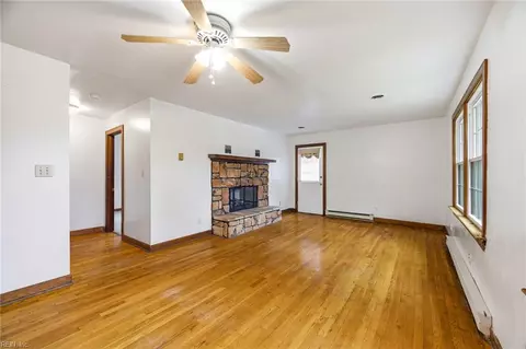 Living - 24 Ivy Home Rd, Hampton, VA 23669 photo 5 of 6