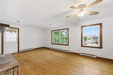 Living - 24 Ivy Home Rd, Hampton, VA 23669 photo 4 of 6