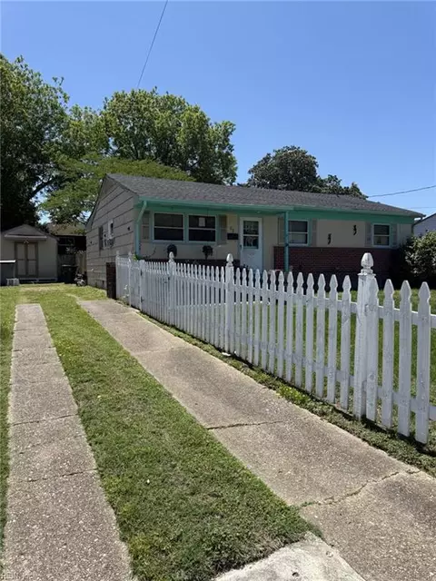 22 Kemper Ave, Newport News, VA 23601