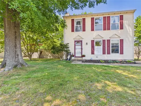 1753 Moonstone Dr, Virginia Beach, VA 23456
