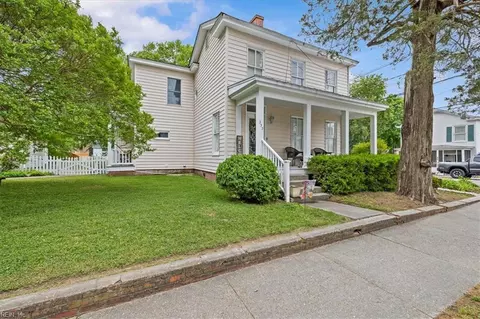 355 Grace St, Smithfield, VA 23430