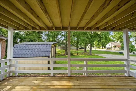 Exterior - 1059 Clipper Dr, Hampton, VA 23669 photo 3 of 8