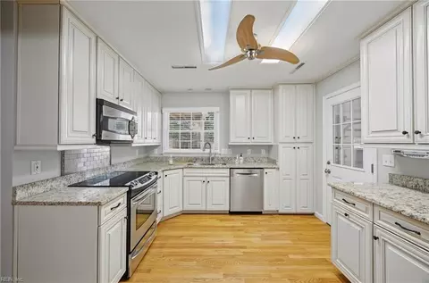 Kitchen - 1059 Clipper Dr, Hampton, VA 23669 photo 1 of 3