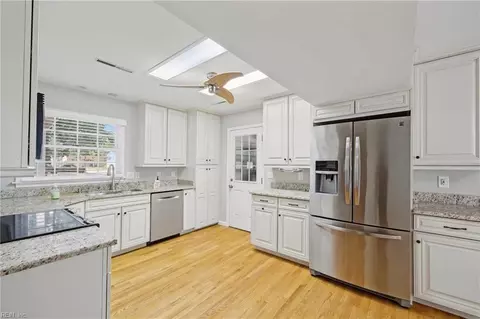 Kitchen - 1059 Clipper Dr, Hampton, VA 23669 photo 3 of 3