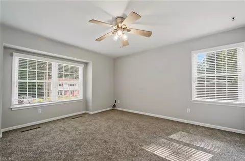 Living - 1059 Clipper Dr, Hampton, VA 23669 photo 5 of 5