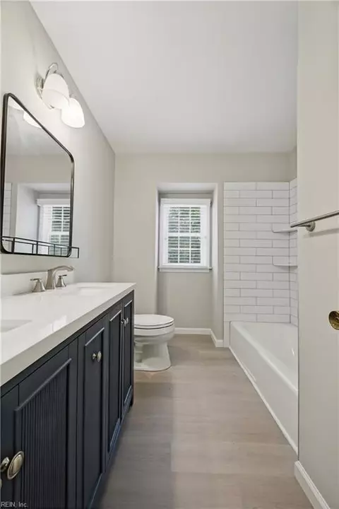 Bath - 1059 Clipper Dr, Hampton, VA 23669 photo 2 of 4