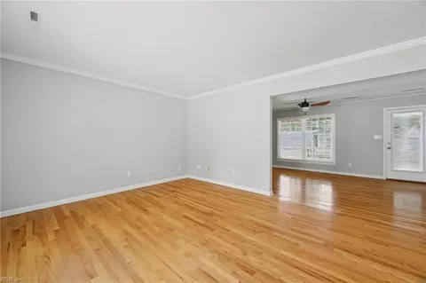 Living - 1059 Clipper Dr, Hampton, VA 23669 photo 1 of 5