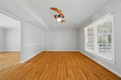 Living - 1059 Clipper Dr, Hampton, VA 23669 photo 3 of 5