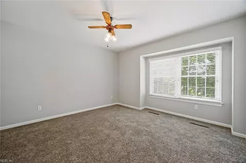 Bedroom - 1059 Clipper Dr, Hampton, VA 23669 photo 4 of 5