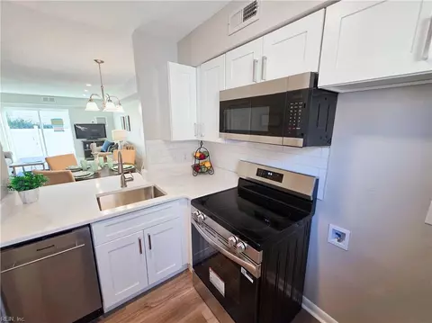 1268 Little Bay Ave #12, Norfolk, VA 23503