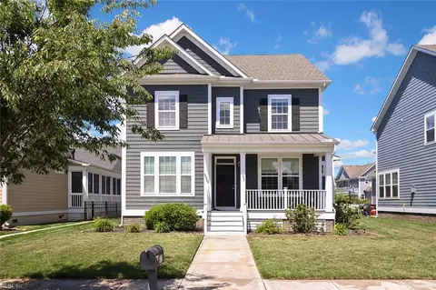 Exterior - 3320 Conservancy Dr, Chesapeake, VA 23323 photo 2 of 5