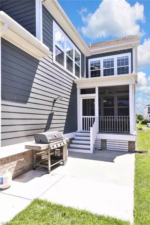 Exterior - 3320 Conservancy Dr, Chesapeake, VA 23323 photo 4 of 5