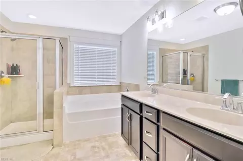 Bath - 3320 Conservancy Dr, Chesapeake, VA 23323 photo 3 of 3