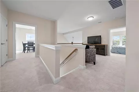 Entry Way - 4615 Longleaf Pl, Chesapeake, VA 23321 photo 4 of 5
