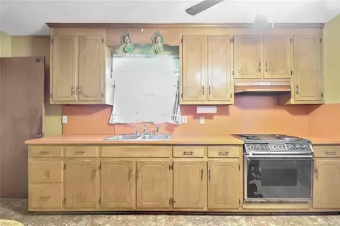Kitchen - 706 S Fallon Ct, Hampton, VA 23661 photo 2 of 3
