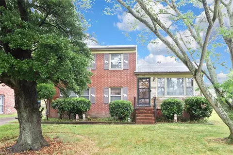 706 S Fallon Ct, Hampton, VA 23661
