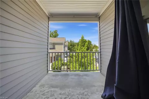 Exterior - 212 Fishers Ct, Hampton, VA 23666 photo 2 of 6
