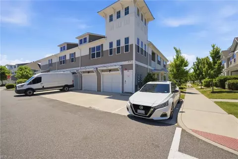 Exterior - 212 Fishers Ct, Hampton, VA 23666 photo 5 of 6