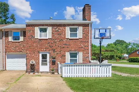 4300 Midhurst Ln, Chesapeake, VA 23321