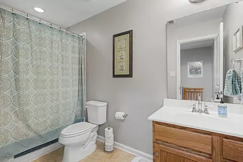 Bath - 204 Christopher Ln, Williamsburg, VA 23185 photo 3 of 3