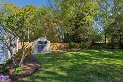 Exterior - 142 Algonquin Rd, Hampton, VA 23661 photo 10 of 14