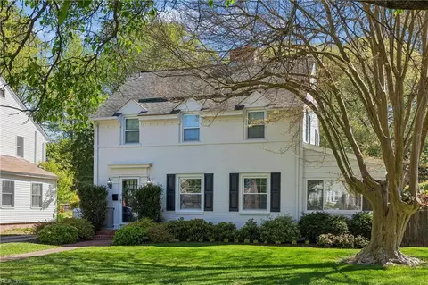 142 Algonquin Rd, Hampton, VA 23661