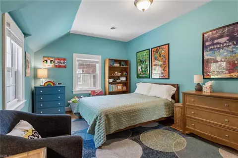 Bedroom - 142 Algonquin Rd, Hampton, VA 23661 photo 2 of 6