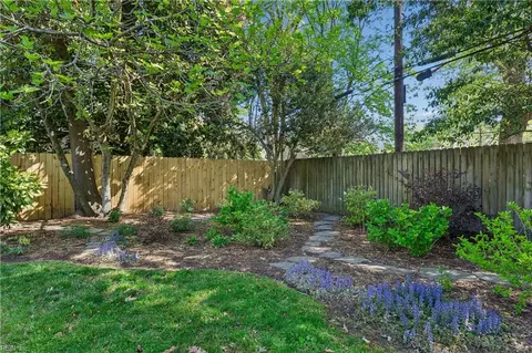 Exterior - 142 Algonquin Rd, Hampton, VA 23661 photo 13 of 14