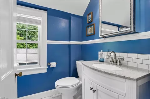 Bath - 142 Algonquin Rd, Hampton, VA 23661 photo 2 of 3