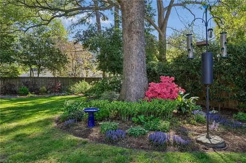 Exterior - 142 Algonquin Rd, Hampton, VA 23661 photo 11 of 14