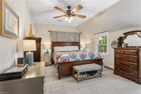 Bedroom - 142 Algonquin Rd, Hampton, VA 23661 photo 3 of 6