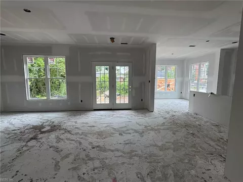 Living - 238 E 41st St, Norfolk, VA 23504 photo 1 of 1