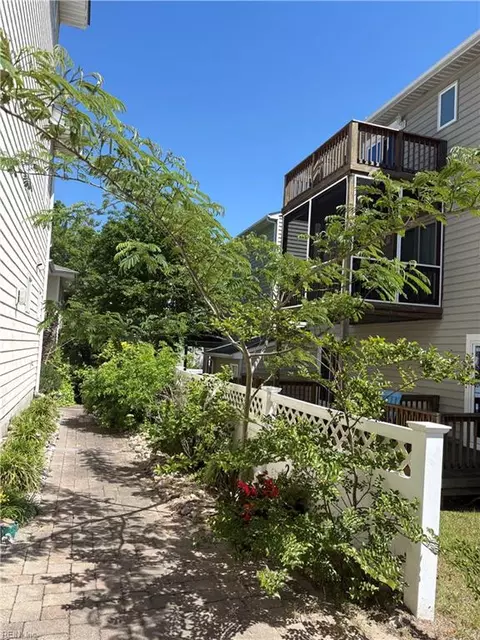 217 64th St #B, Virginia Beach, VA 23451