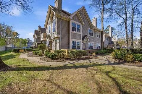 700 Rapidan River Ct #F, Chesapeake, VA 23320