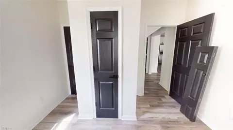 Entry Way - 546 3rd Ave, Suffolk, VA 23434 photo 6 of 10