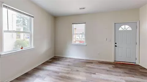 Living - 546 3rd Ave, Suffolk, VA 23434 photo 5 of 5