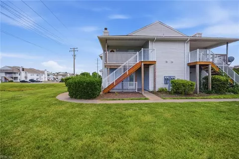514 Summit Ct, Virginia Beach, VA 23462