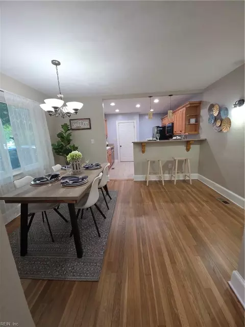 Dining - 104 E Severn Rd, Norfolk, VA 23505 photo 4 of 4