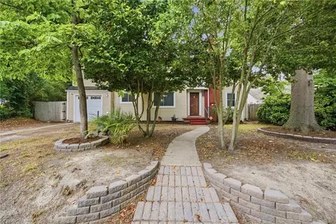 Exterior - 104 E Severn Rd, Norfolk, VA 23505 photo 5 of 9