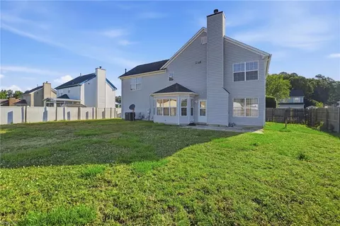 Exterior - 2077 Maple Leaf Cres, Suffolk, VA 23434 photo 5 of 8