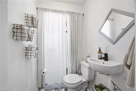 Bath - 5457 Silbert Rd, Norfolk, VA 23509 photo 1 of 2