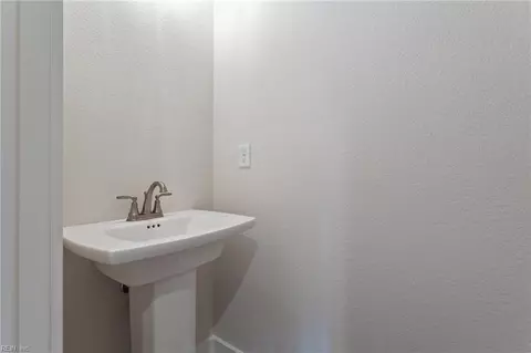 Entry Way - Mm Taft Rd, Chesapeake, VA 23322 photo 6 of 8