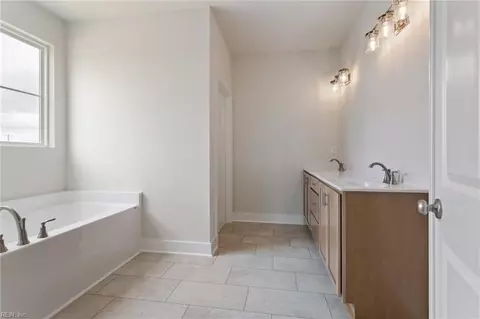 Entry Way - Mm Taft Rd, Chesapeake, VA 23322 photo 4 of 8