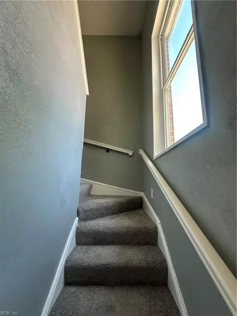 Entry Way - 6427 Faraday Ct, Norfolk, VA 23513 photo 2 of 2