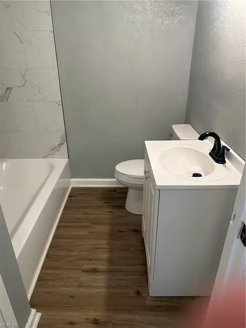 Bath - 6427 Faraday Ct, Norfolk, VA 23513 photo 1 of 3