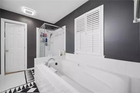 Bath - 349 Manning Ln, Hampton, VA 23666 photo 1 of 3