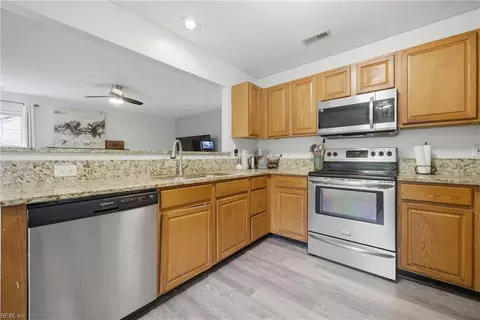 Kitchen - 349 Manning Ln, Hampton, VA 23666 photo 2 of 2
