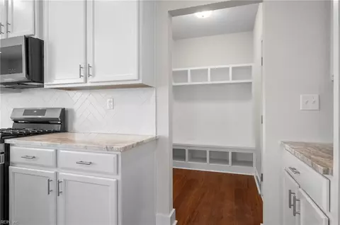 Entry Way - Mm Taft Rd, Chesapeake, VA 23322 photo 5 of 12
