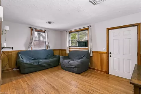 Living - 5444 Old Concord Ln, Gloucester, VA 23061 photo 1 of 1